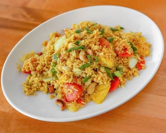 R5. Pineapple Fried Rice.